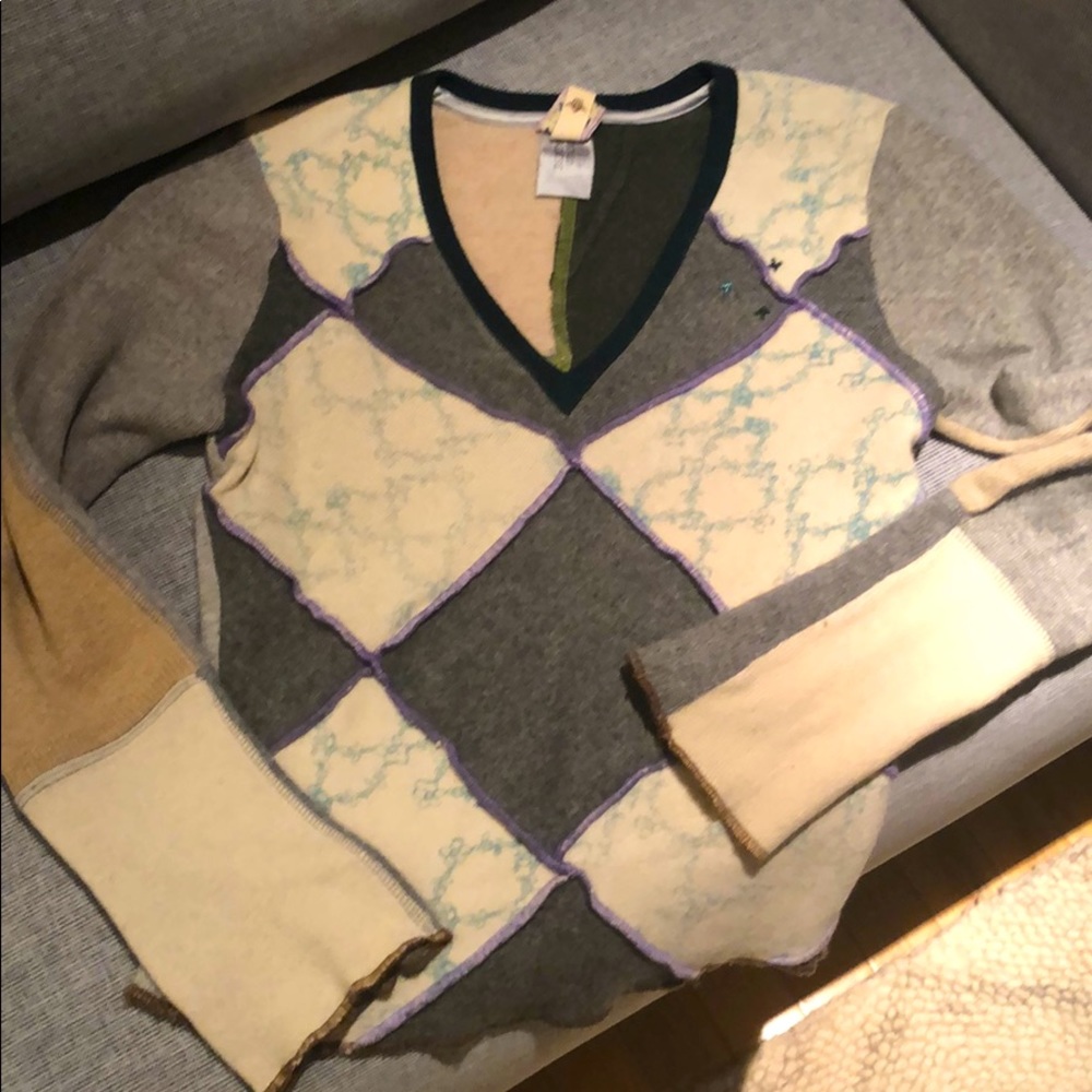 Sweater made from recycled cashmere